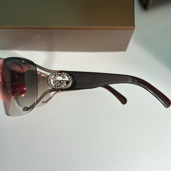 Gucci Sunglasses - Picture 4 of 8